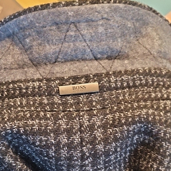 Hugo Boss Men's Slim Dark Plaid Blazer Style Coat Size 46 - Never Worn - Picture 10 of 11